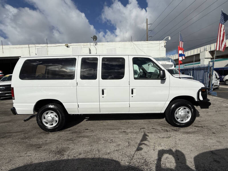 2012 Ford E-350