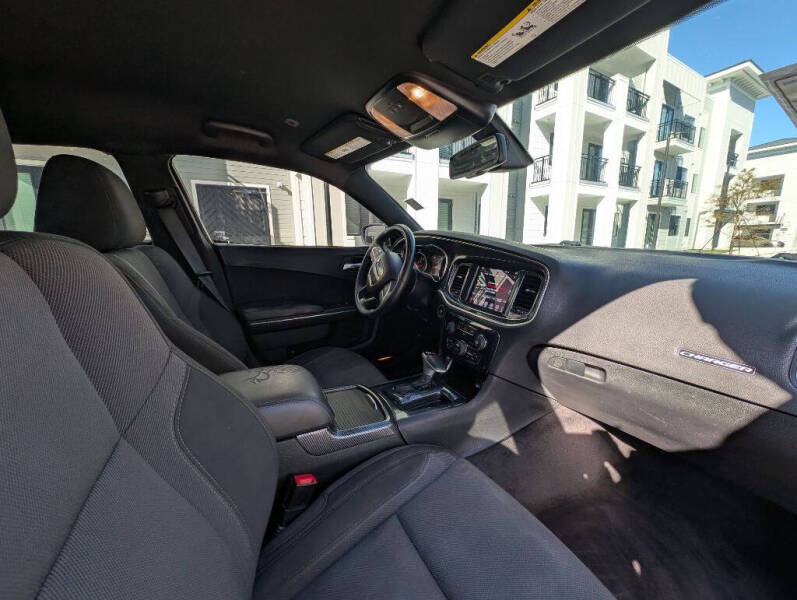 2017 Dodge Charger SXT