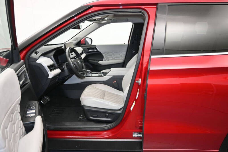 2025 Mitsubishi Outlander SEL