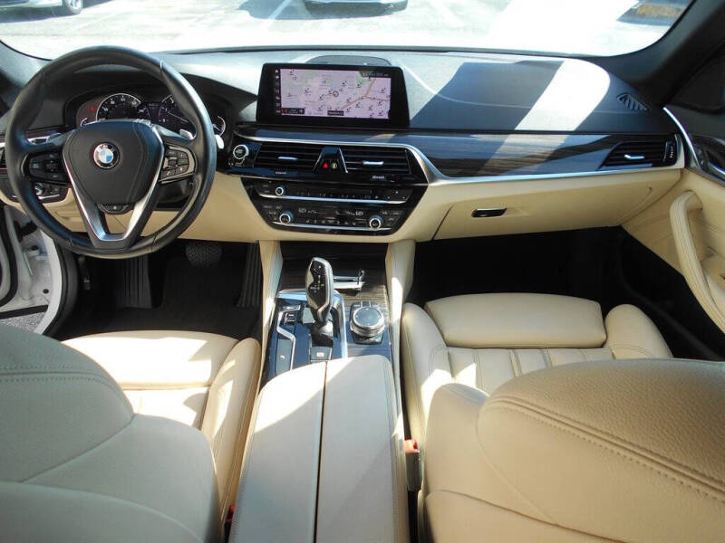 2019 BMW 5 Series 530i