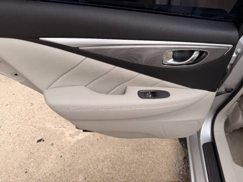 2015 Infiniti Q50