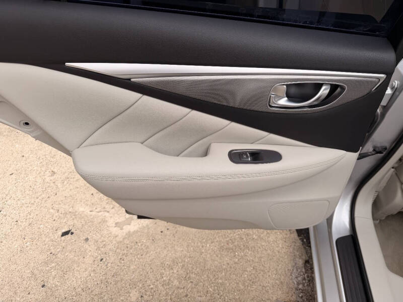 2015 Infiniti Q50