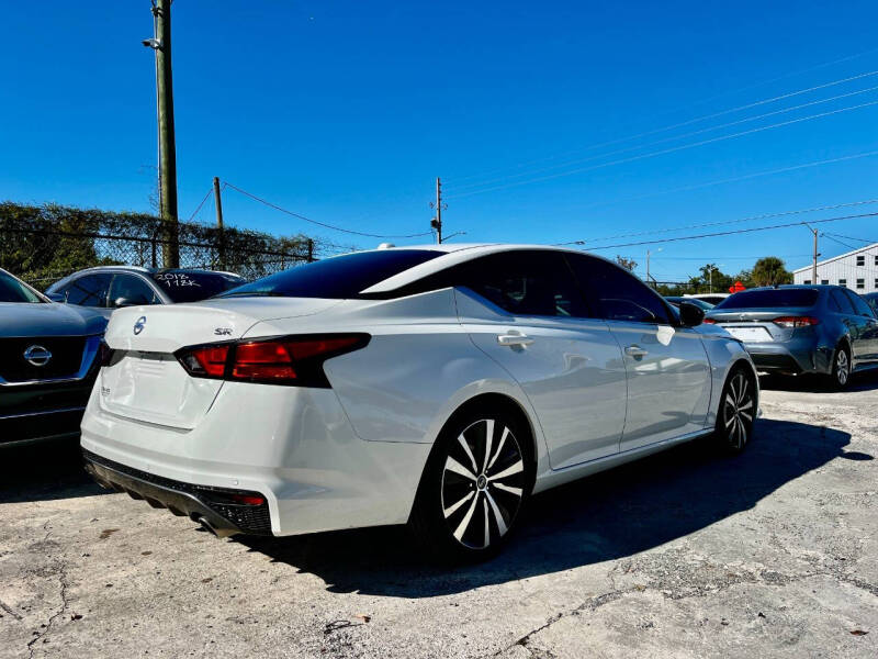 2022 Nissan Altima 2.5 SR