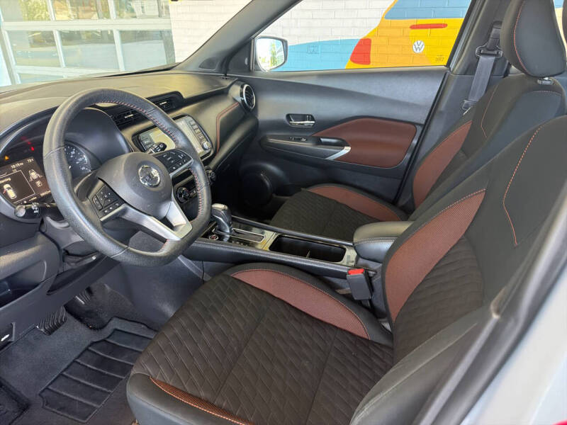 2021 Nissan Kicks SR