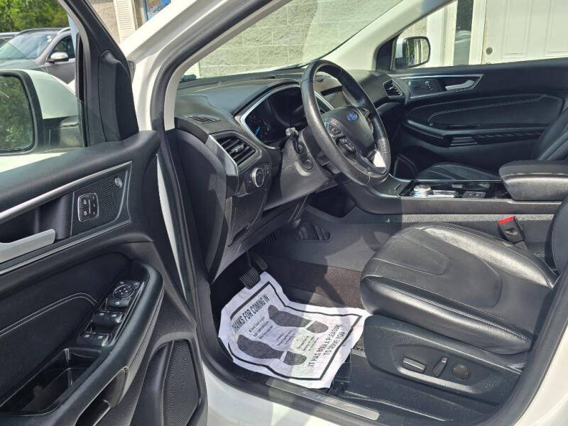 2020 Ford Edge Titanium