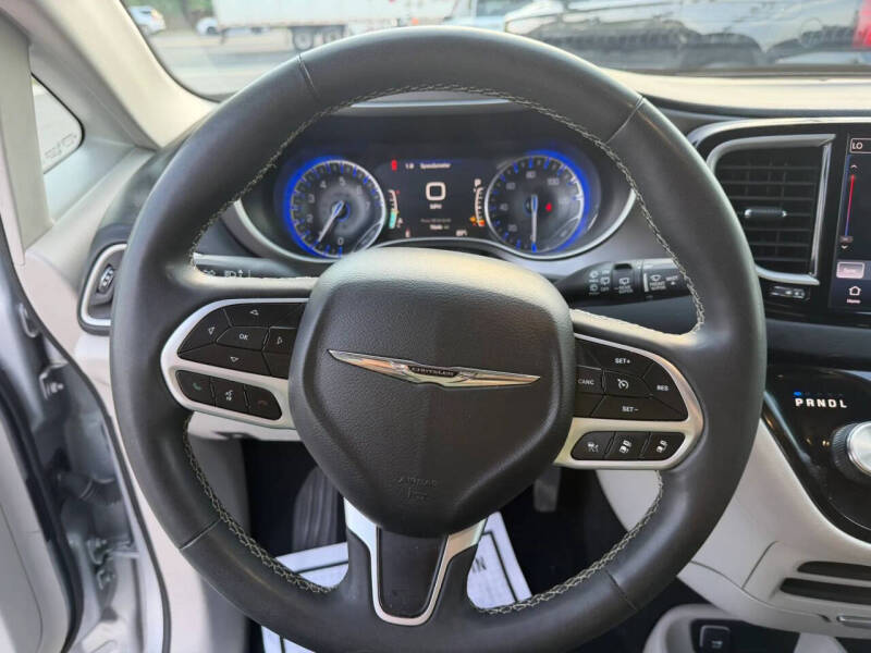 2023 Chrysler Pacifica Touring L