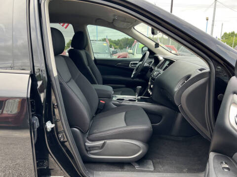 2017 Nissan Pathfinder S