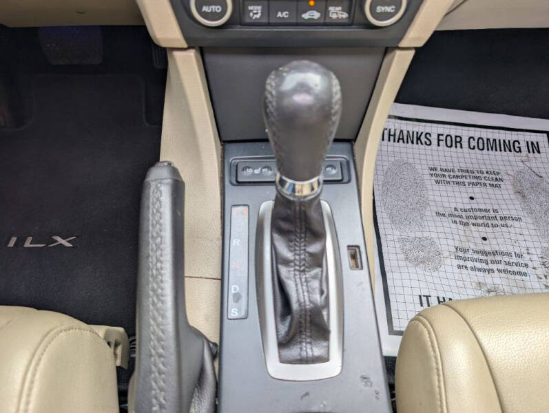 2017 Acura ILX w/AcuraWatch