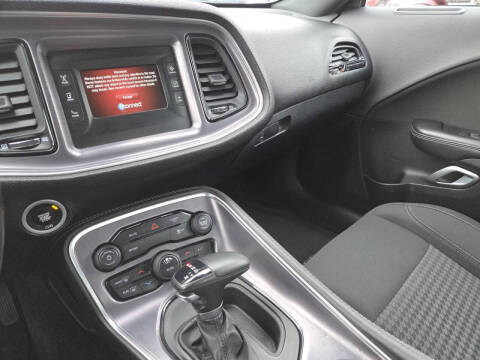 2017 Dodge Challenger SXT