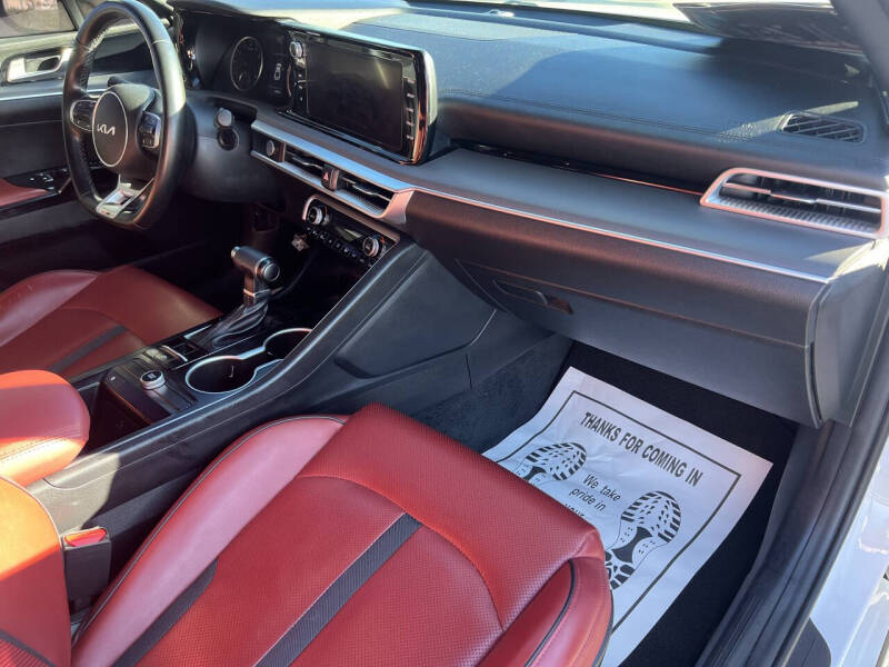 2022 Kia K5 GT-Line
