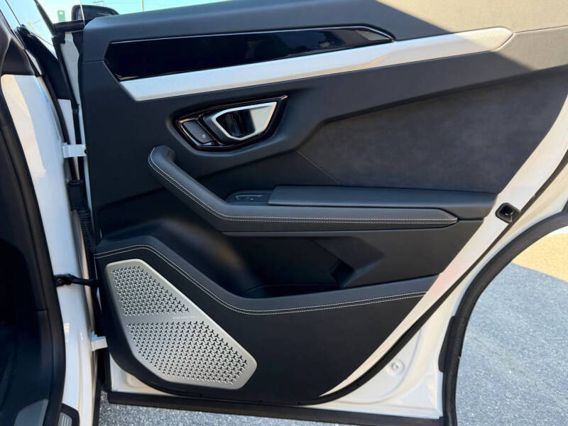 2020 Lamborghini Urus