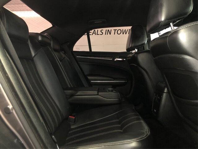 2018 Chrysler 300 S