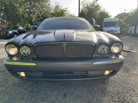 2004 Jaguar XJR