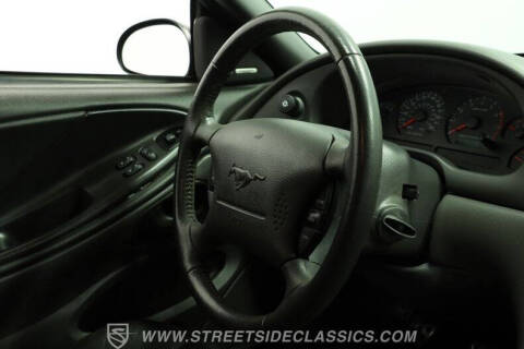 2004 Ford Mustang GT Deluxe