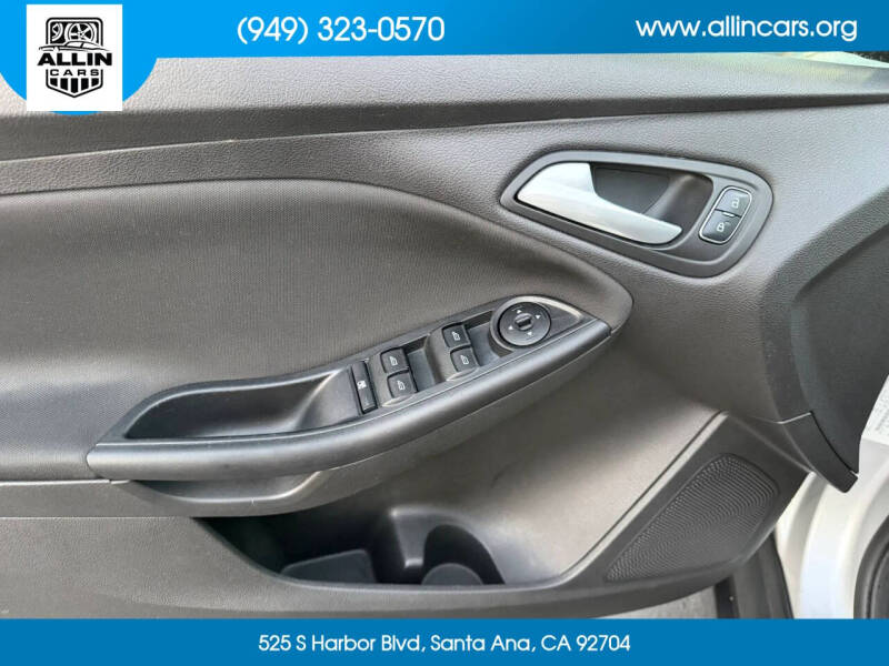 2017 Ford Focus SE