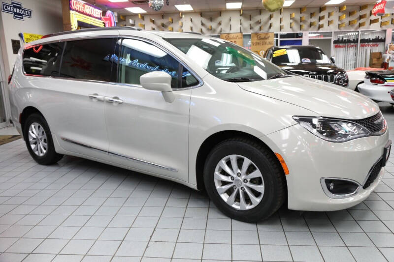 2017 Chrysler Pacifica Touring-L