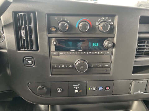 2025 Chevrolet Express 3500