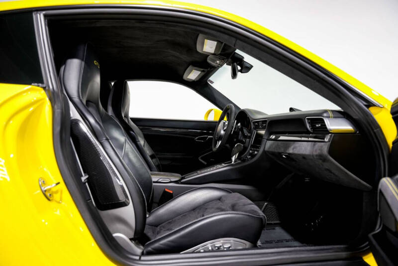 2015 Porsche 911 Carrera GTS