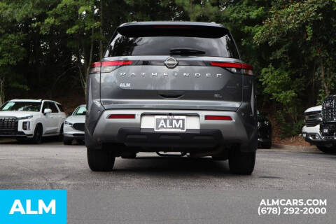 2023 Nissan Pathfinder SL