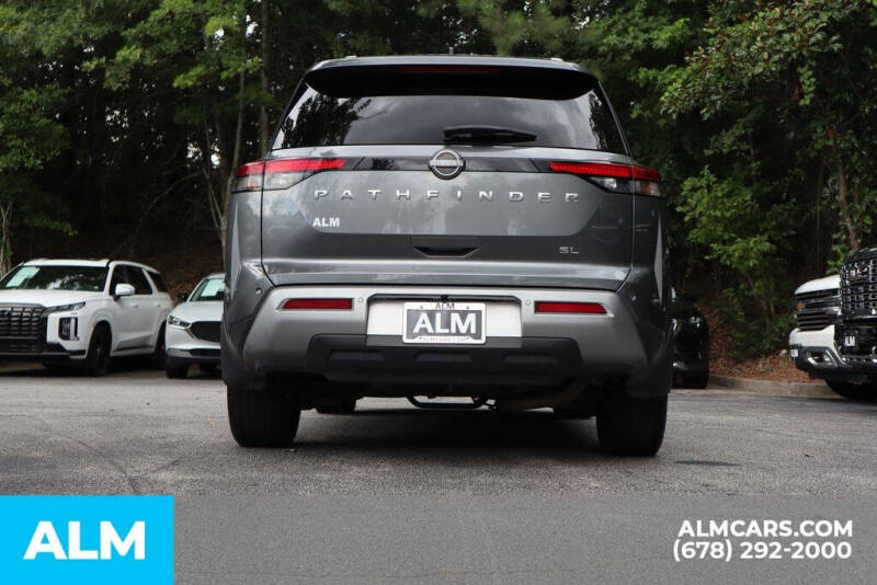 2023 Nissan Pathfinder SL