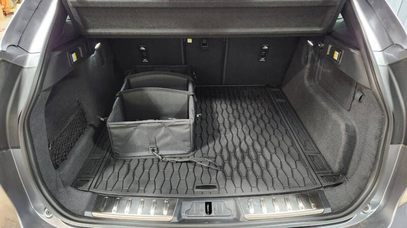 2025 Jaguar F-PACE P400 R-Dynamic S