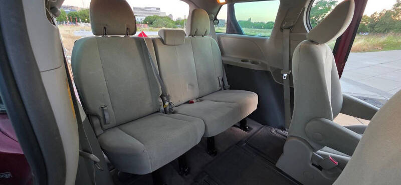 2014 Toyota Sienna L 7-Passenger