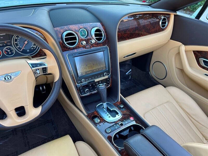 2015 Bentley Continental GT Base photo 21