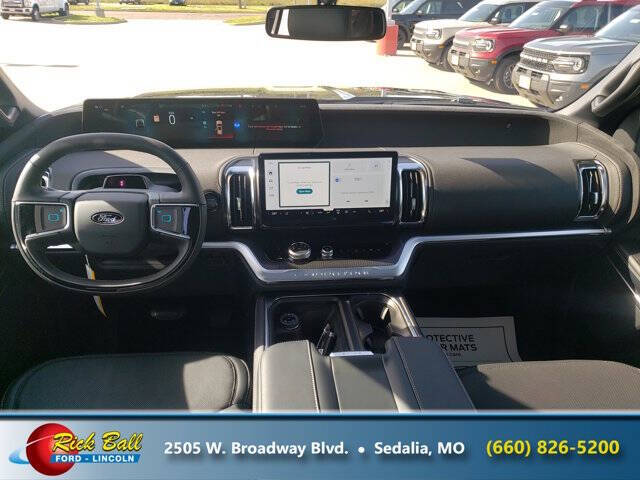 2025 Ford Expedition Platinum