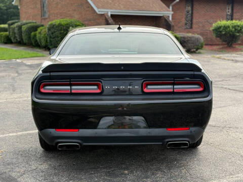 2016 Dodge Challenger 392 HEMI Scat Pack Shaker