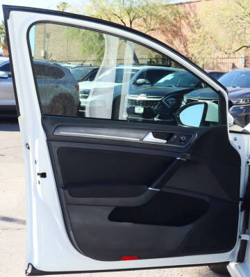 2019 Volkswagen Golf GTI S