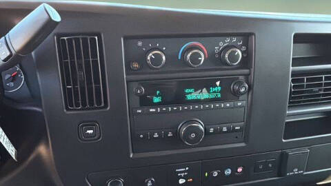 2025 Chevrolet Express LT 3500