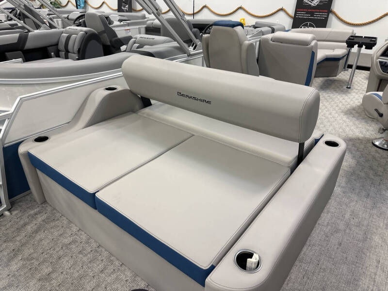 2025 Berkshire 24 UL LE 2.75