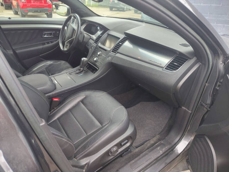 2015 Ford Taurus SEL