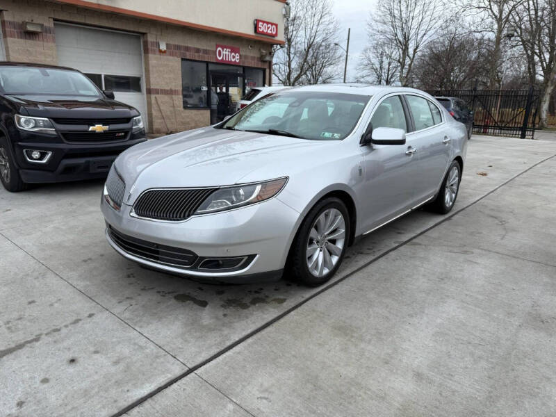 Lincoln MKS's photo