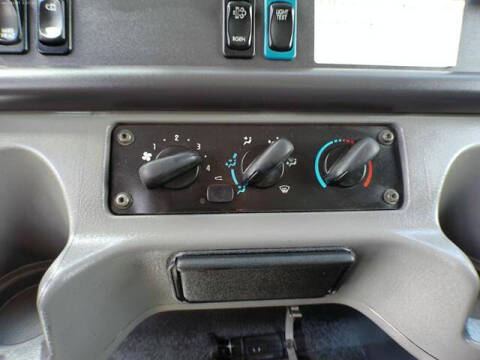 2015 Freightliner M2 106