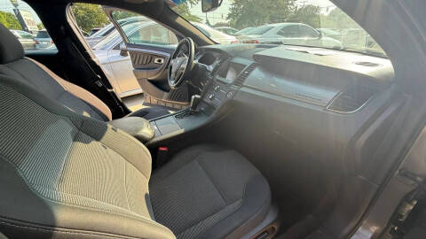2015 Ford Taurus SEL