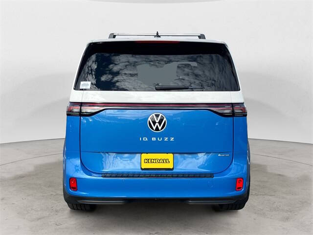 2025 Volkswagen ID. Buzz Pro S Plus 4Motion