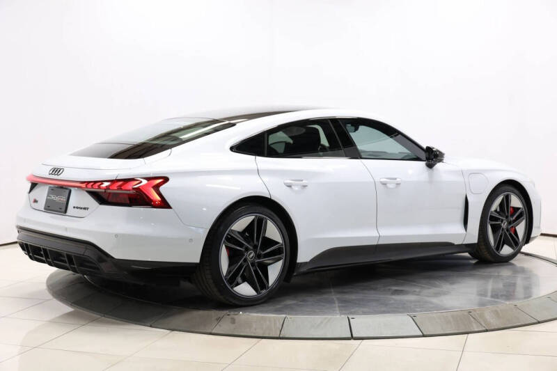 2022 Audi RS e-tron GT quattro