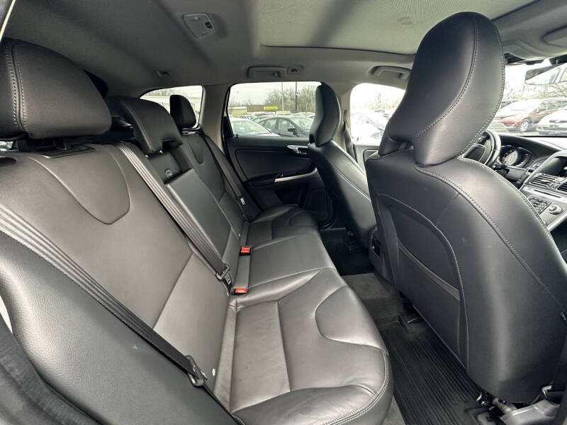 2016 Volvo XC60 T5 Premier