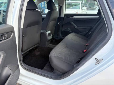 2017 Volkswagen Passat 1.8T S