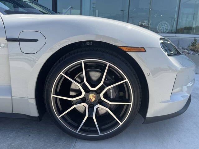 2025 Porsche Taycan 4