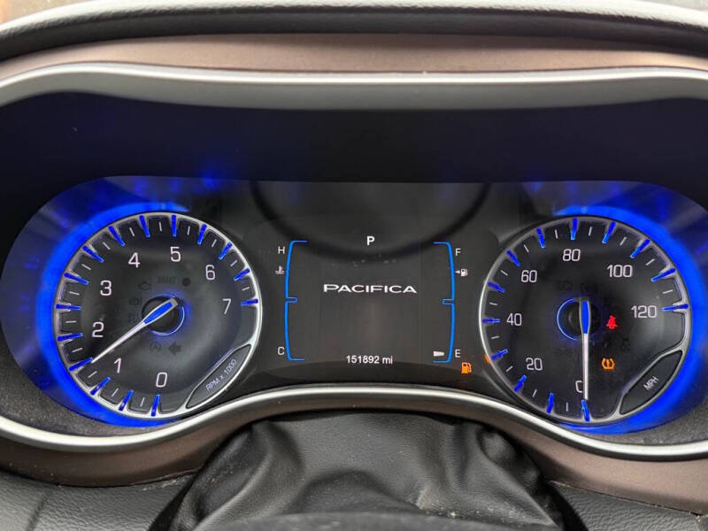 2017 Chrysler Pacifica Touring-L