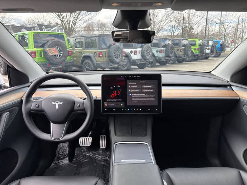 2025 Tesla Model Y Performance