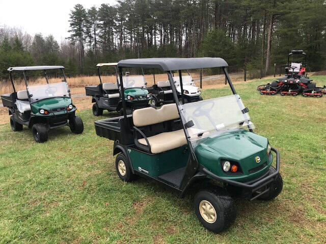 2015 Cushman 800 Hauler for sale at Mathews Turf Equipment in Hickory NC