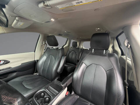 2020 Chrysler Pacifica Touring L