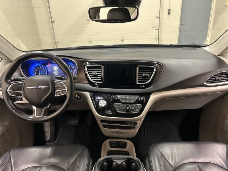 2019 Chrysler Pacifica Touring L Plus