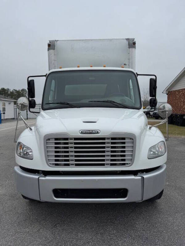 2017 Freightliner M2 106