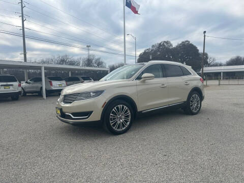 2018 Lincoln MKX for sale at Bostick's Auto & Truck Sales LLC in Brownwood TX