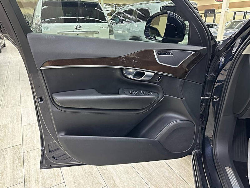 2019 Volvo XC90 T5 Momentum