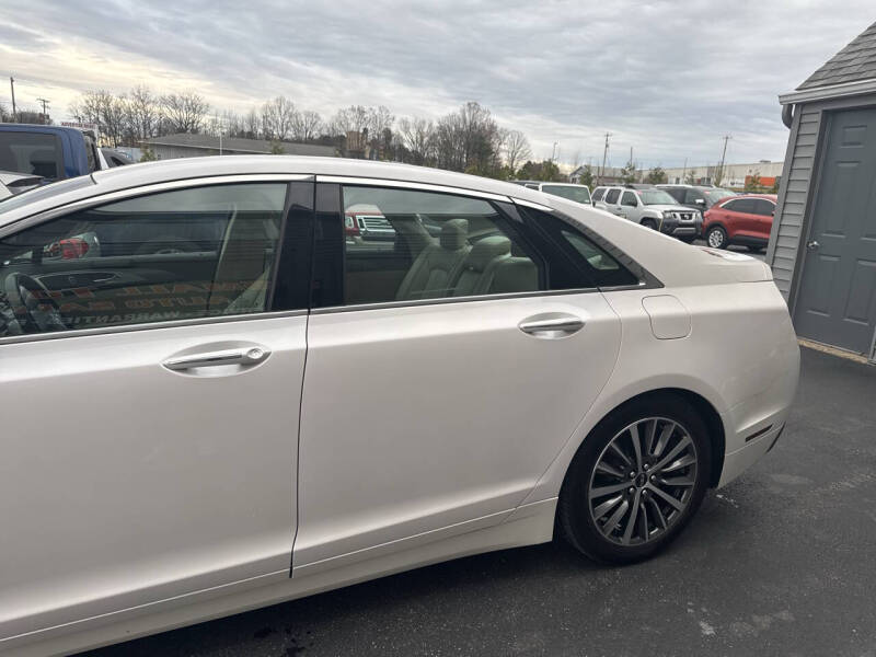 2020 Lincoln MKZ Standard